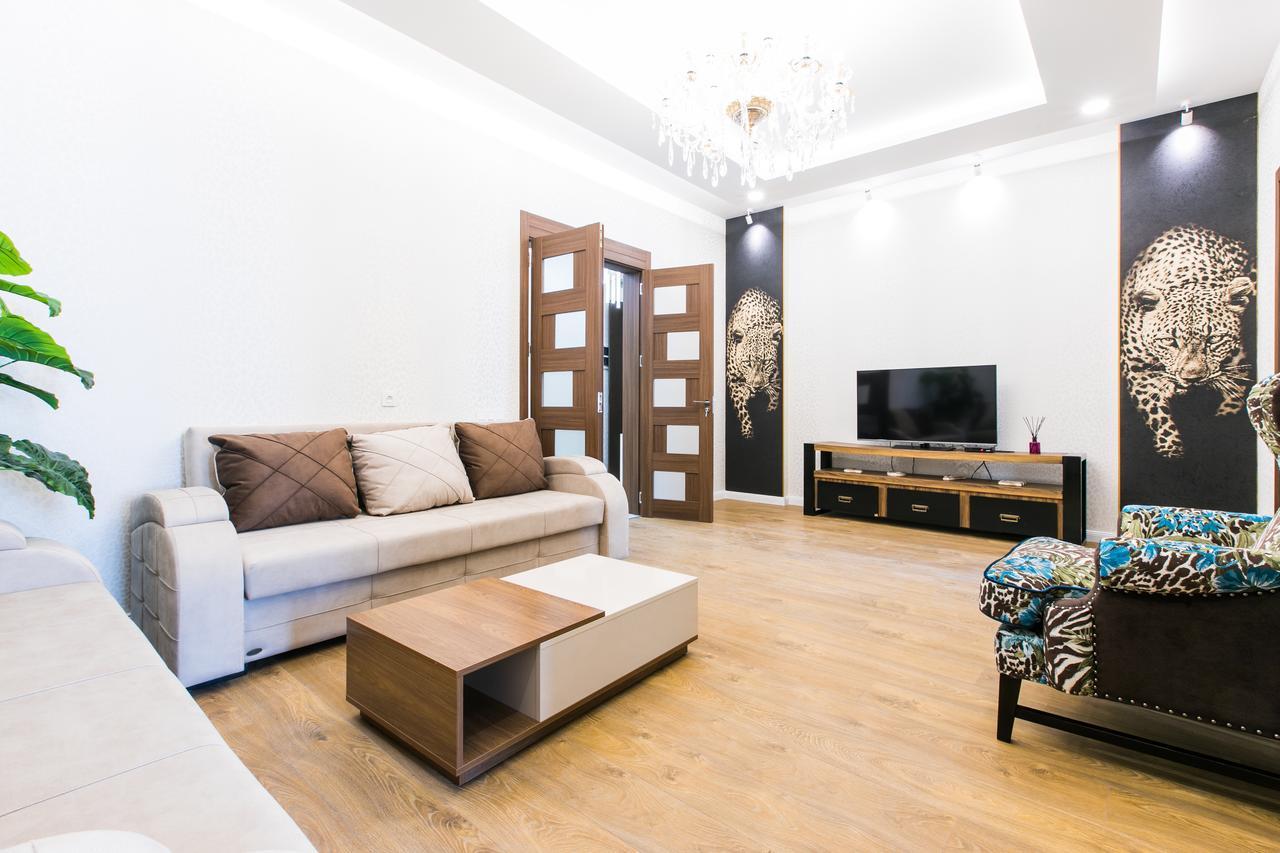 Sweet Home 6 Vip Rustaveli Avenue Tbilisi Exterior photo